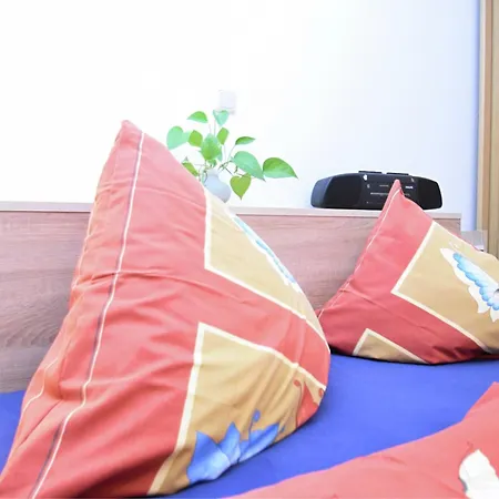 Quiet Comfort In Oelsnitz, Cleaning Included Apartamento *