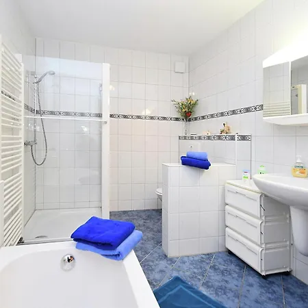 Apartamento Quiet Comfort In Oelsnitz, Cleaning Included