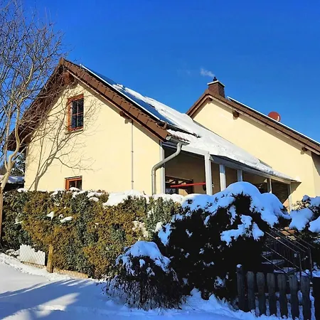 Quiet Comfort In Oelsnitz, Cleaning Included Apartamento *